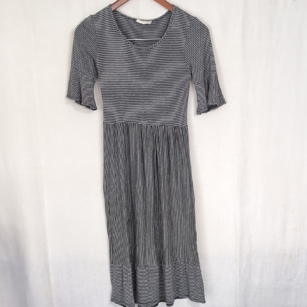 Forever Rose Black Grey Striped Midi Dress Scoop Neck Short Sleeve Size Small